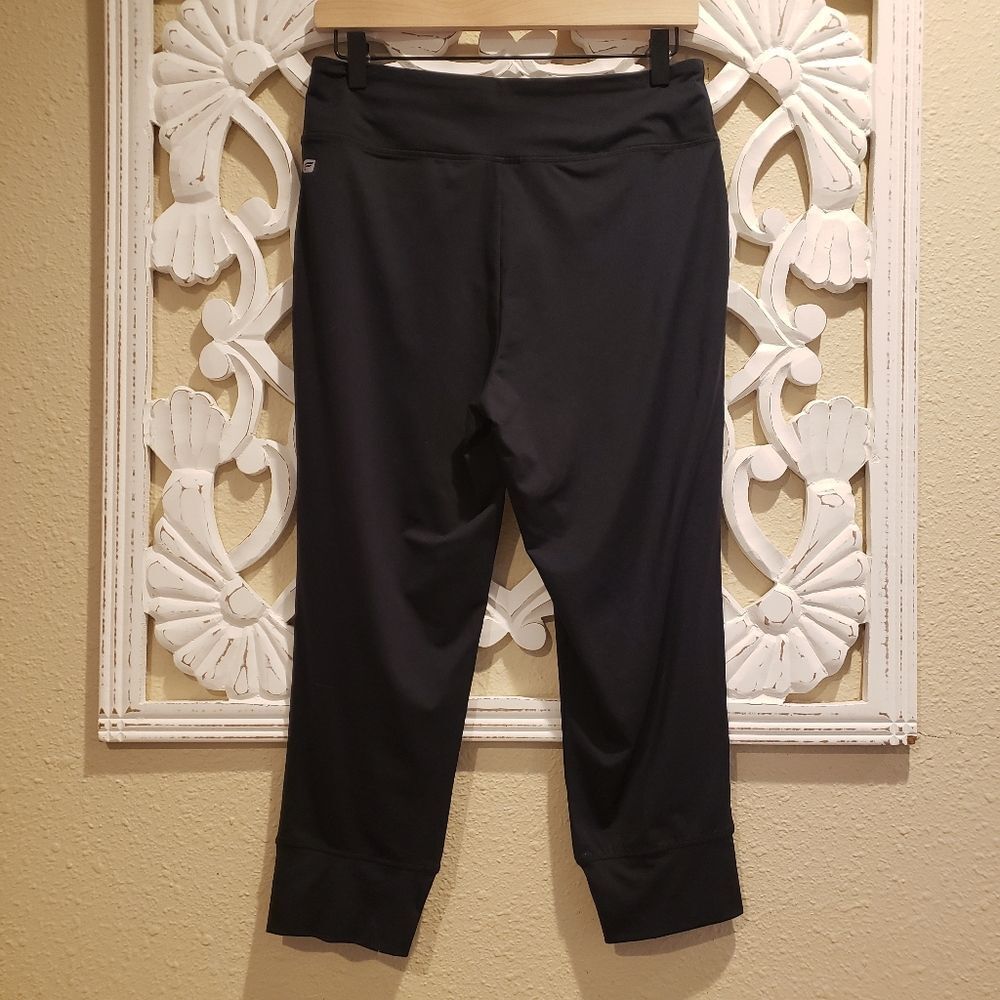Fabletics Pleated Capris, Size Small - image 3